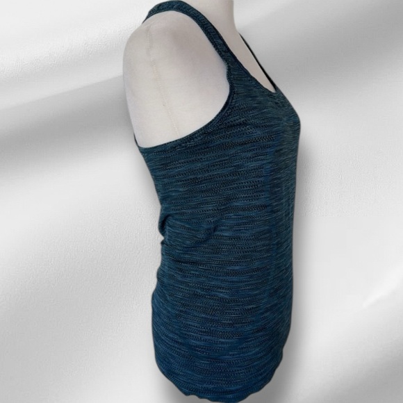 Lululemon Swiftly Tech Racerback 2.0 - Picture 7 of 13